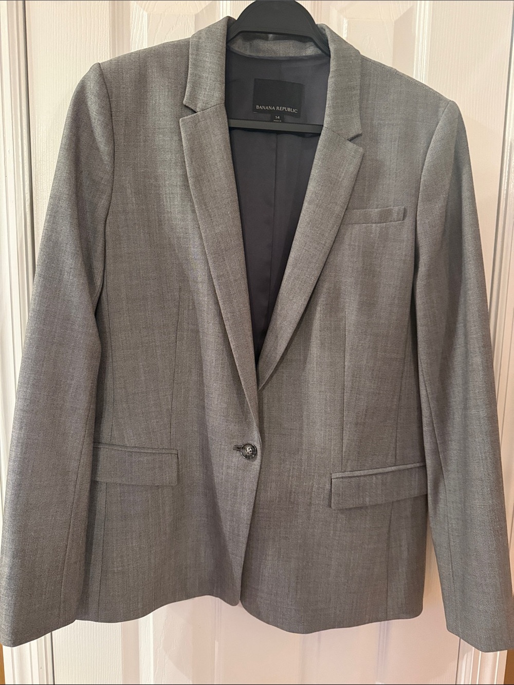 Banana Republic Women’s Gray Single-Button Tailored Blazer